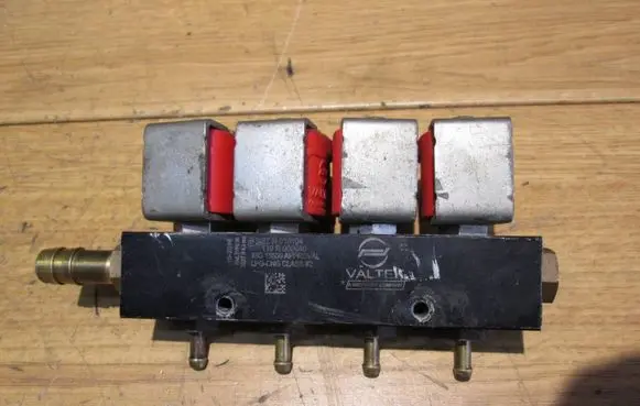 Ford Mondeo Mk III LP gas injectors set 87R010104 110R000040