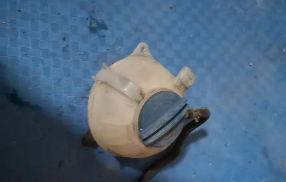 Skoda Fabia Mk2 (5J) Coolant expansion tank/reservoir 6Q0121407
