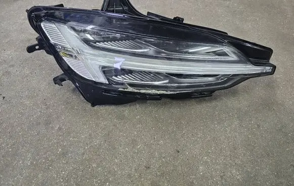 Volvo S60 Headlight/headlamp 32404680