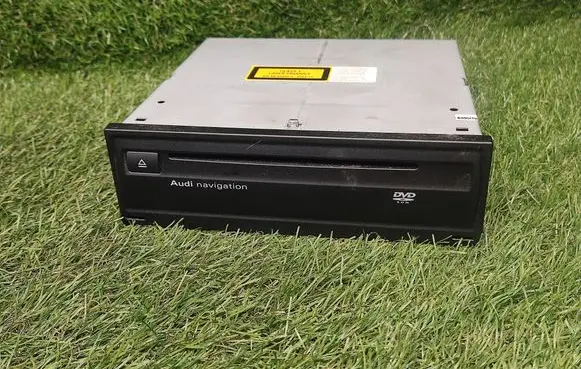 Audi A8 S8 D3 4E Radio/CD/DVD/GPS head unit 4E0919887M 4E0910888M