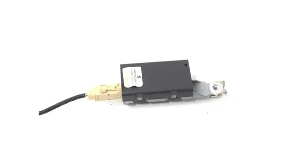 Peugeot RCZ Aerial antenna amplifier YM40500380A