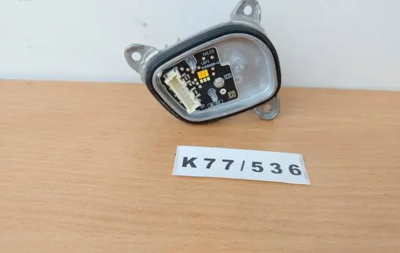 Volkswagen Golf VIII Voltage converter inverter B129929C