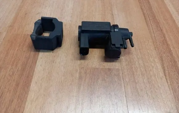Volkswagen Touareg I Turbo solenoid valve 059906628B 059906629A 059906628A