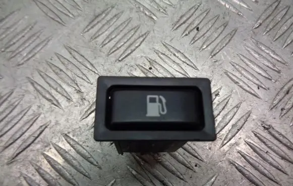 Toyota Avensis T250 Fuel tank opening switch 156795