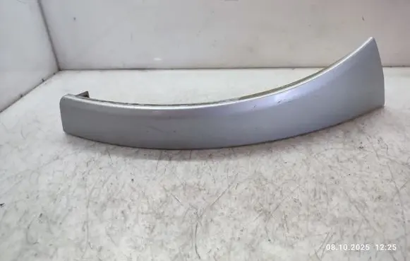 Under headlight/headlamp trim