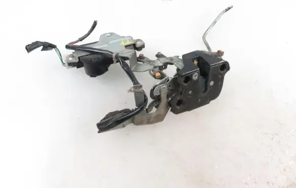 Suzuki Vitara (ET/TA) Front door lock 1528006000 8327066A00
