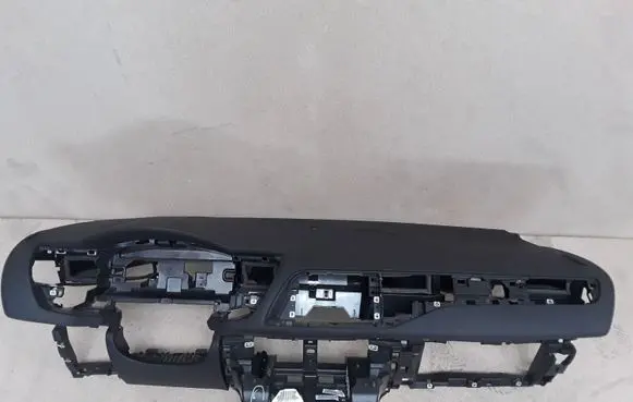 Citroen C5 Dashboard 9682190980 63040116