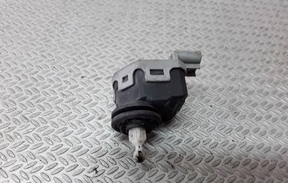 Opel Astra G Headlight level adjustment motor 90590665