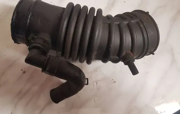 Nissan X-Trail T30 Air intake hose/pipe