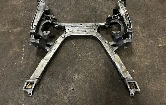 BMW 7 E65 E66 Front axle beam 6752293 6752294