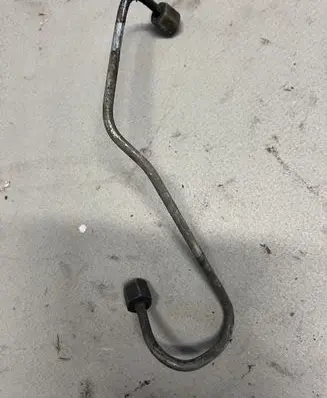Mitsubishi Pajero Fuel injector supply line/pipe 