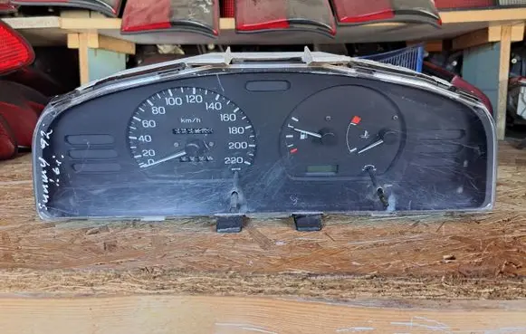 Nissan Sunny Speedometer (instrument cluster) 74C02 2P74C02 2AM0208