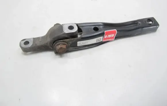 Volkswagen Golf VII Engine mounting bracket 5Q0199855P 13082015 X44AAP18010DLH