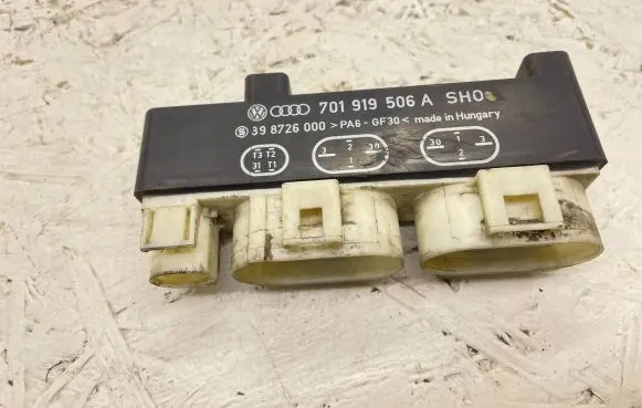 Volkswagen Transporter - Caravelle T4 Coolant fan relay 701919506A