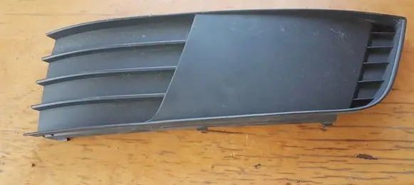 Skoda Octavia Mk3 (5E) Front bumper lower grill 5E0807367
