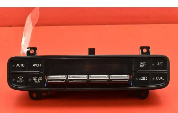 Toyota Auris E180 Climate control unit 55900-02810