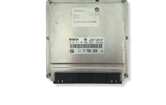 BMW 5 E39 Engine control unit/module 7790220 0281011257 13617790220