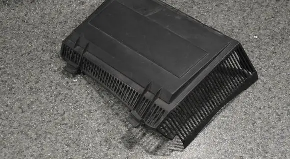BMW 5 E39 Air filter box cover 8379626