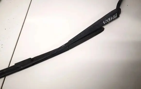 Front wiper blade arm