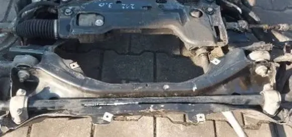 Mercedes-Benz E W212 Engine mount bracket