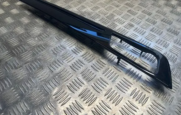 Porsche Cayenne (9Y0 9Y3) Front door trim bar 9Y0867102