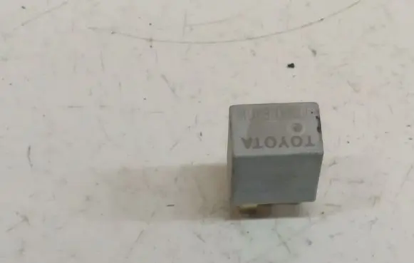 Toyota Corolla Verso AR10 Other relay 9008087019