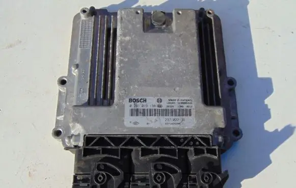Renault Megane II Engine control unit/module 237102213R