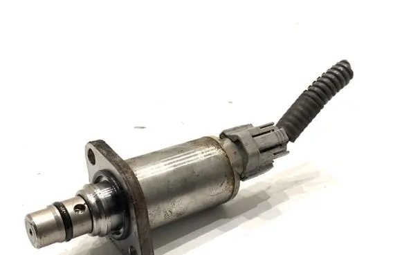 Toyota Avensis T250 Fuel pressure regulator
