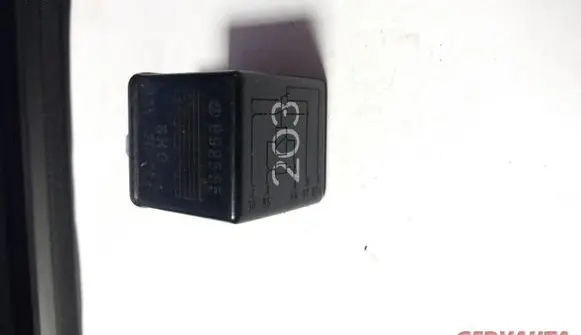 Audi A6 S6 C5 4B Other relay 8A0951253A