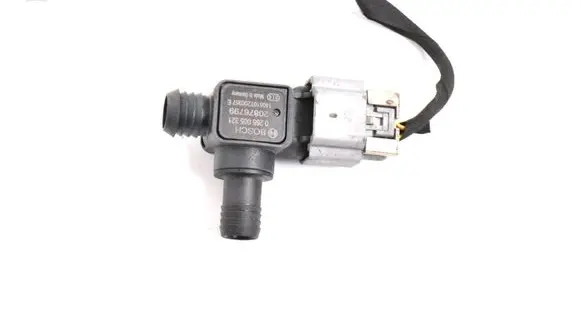Opel Astra J Engine mount vacuum valve 20876799 0265005321