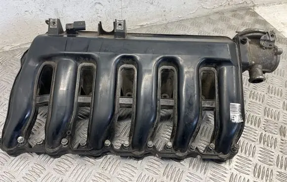 BMW 5 E60 E61 Intake manifold 7790701