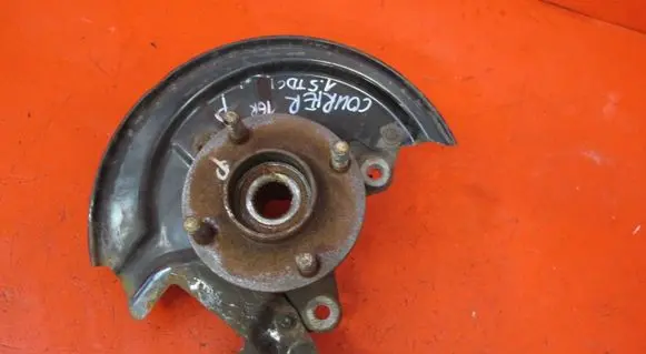 Ford Turneo Courier Front wheel hub spindle knuckle