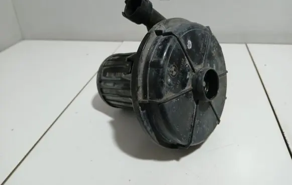 BMW 7 E65 E66 Secondary air pump 72812901