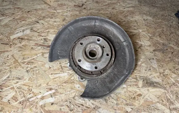 BMW 5 E60 E61 Rear wheel hub spindle/knuckle 33326770906