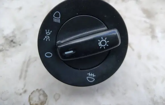 Volkswagen Touran I Light switch 1K0941431BB