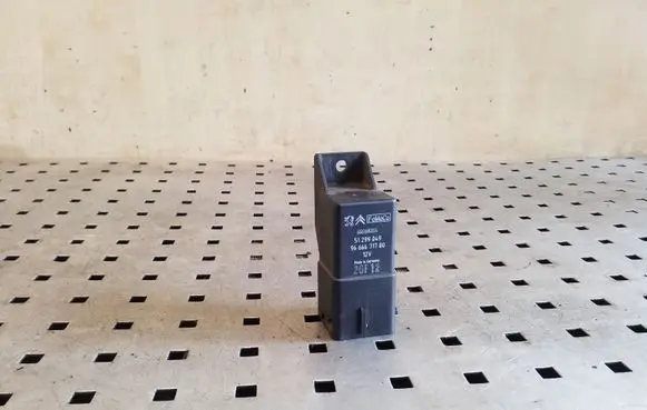Glow plug pre-heat relay
