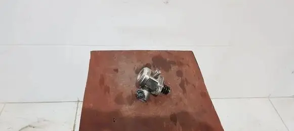 Ford C-MAX II Fuel injection high pressure pump BM5G9D376BA
