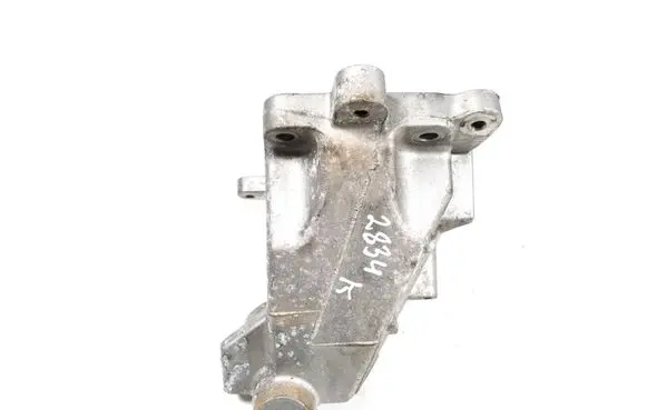 Mercedes-Benz C W204 Engine mounting bracket A2762233504