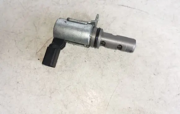 Volkswagen Touran I Camshaft vanos timing valve 03C906455A