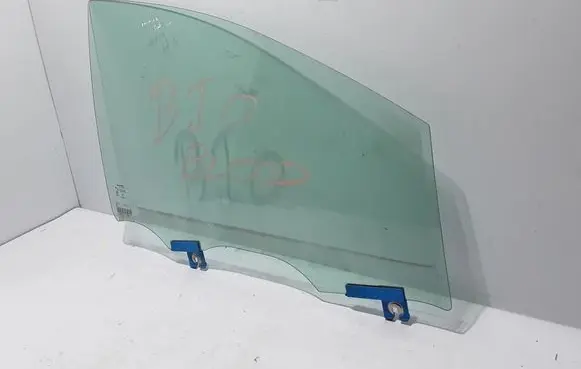 Chrysler Pacifica Front door window glass four-door 68231940AA