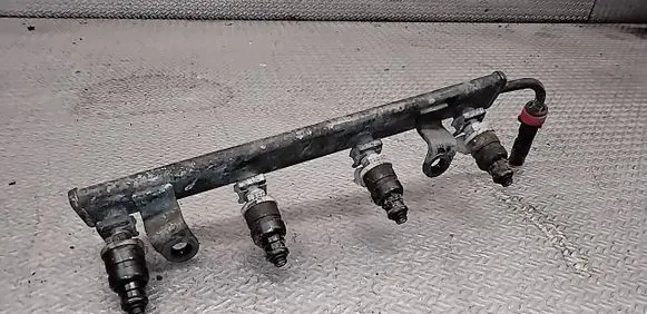 Mitsubishi Colt Fuel injectors set MR988977