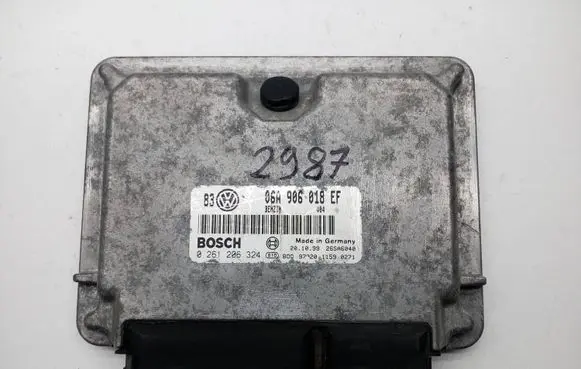 Volkswagen Golf IV Engine control unit/module 06A906018EF 0261206324