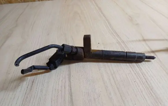 Mercedes-Benz A W168 Fuel injector 0445110167