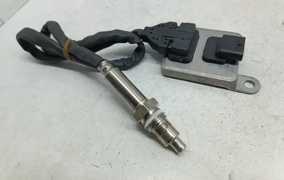 Mercedes-Benz E W212 Lambda probe sensor A0009055712 0009055712