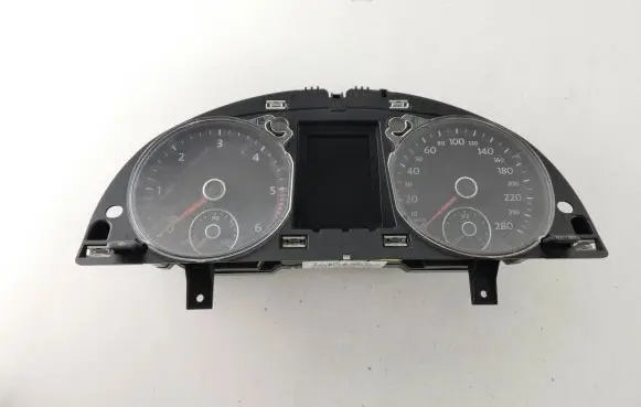 Volkswagen PASSAT CC Speedometer (instrument cluster) 3C8920870G