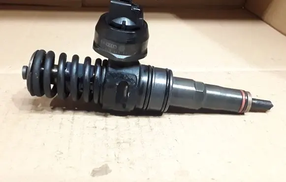 Skoda Octavia Mk2 (1Z) Fuel injector 038130073BN 0414720313