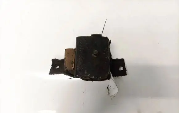 Subaru Forester SF Engine mount bracket
