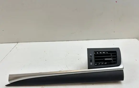 Lexus CT 200H Dashboard side air vent grill/cover trim 5566076010