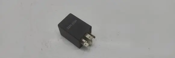 Volkswagen PASSAT B4 Window wiper relay 321955531A