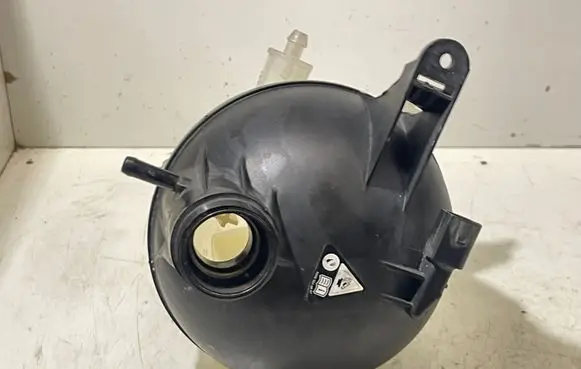 Mercedes-Benz B W245 Coolant expansion tank/reservoir 1695000149
